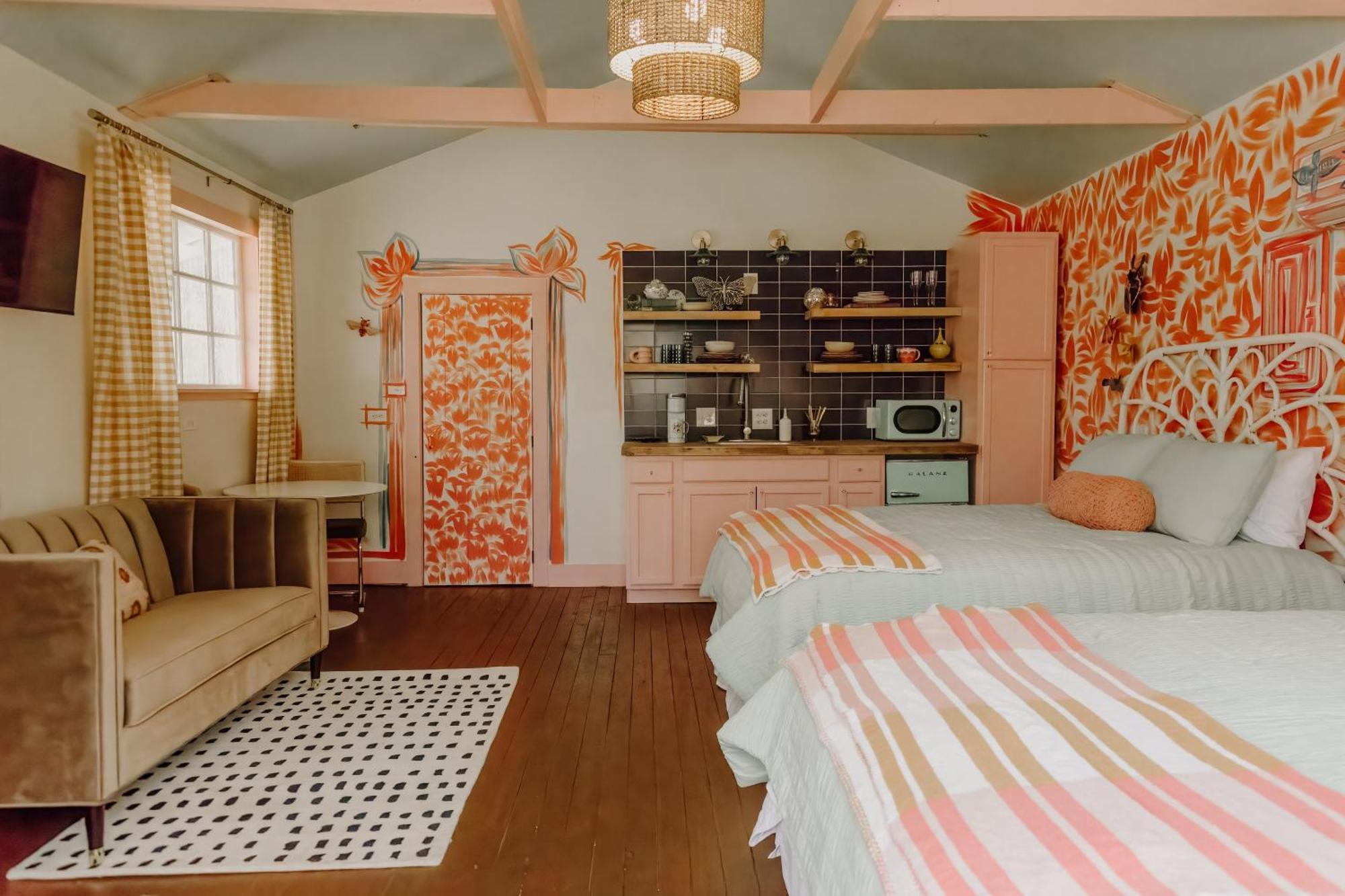 Camp Swann Hotel Tracy City Room photo